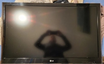 Telewizor LCD LG 42LV5500 uszkodzony