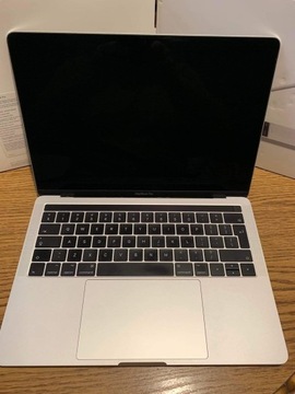 MacBook Pro 13” 8GB RAM 512 SSD i5 2017