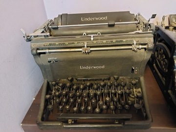 Zabytkowa maszyna do pisania Underwood