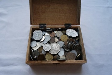 monety w szkatułce część kolekcji