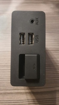 Mazda OE D09H-669U0 B moduł czytnik kart USB