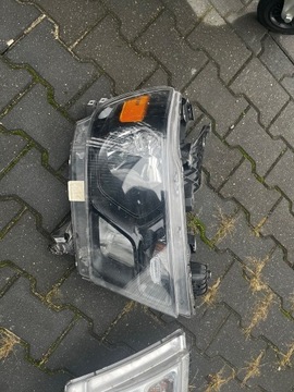 LAMPA PRAWA REFLEKTROR RAM 1500 NOWY MODEL PO 2019