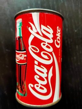 Puszka Coca Cola- około 7cm x 4,5cm