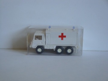Roco 1:87 Steyr Pinzgauer ambulance