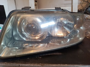 Reflektor lampa Xenon Audi a3 8l prawa 