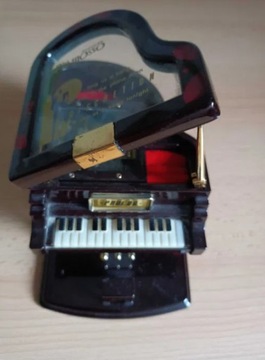 Szkatułka na biżuterię fortepian z pozytywką