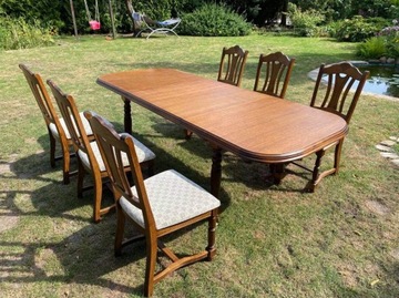 Stół rozkładany + 6 krzeseł tapicerowanych 