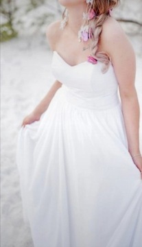 Klasyczna, biała,muślinowa suknia ślubna