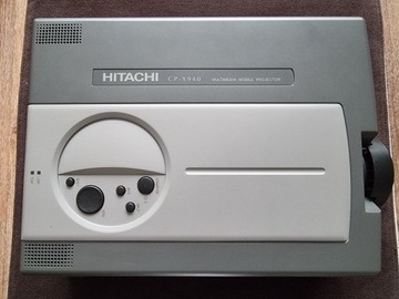 Projektor LCD Hitachi CP-X940 w dobrej cenie!