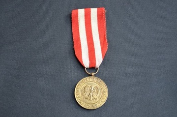 Medal Zwycięstwa i Wolności, jedwab lata 40