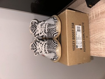 Adidas Yeezy 350 zebra