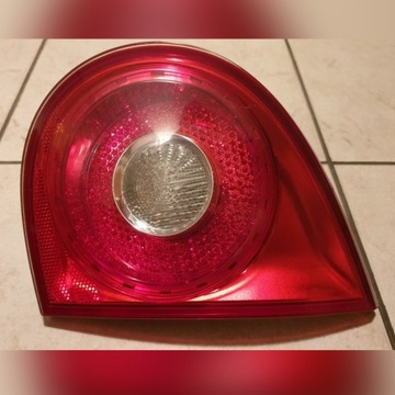 VW GOLF V LAMPA TYŁ TYLNA PRAWA KLAPY