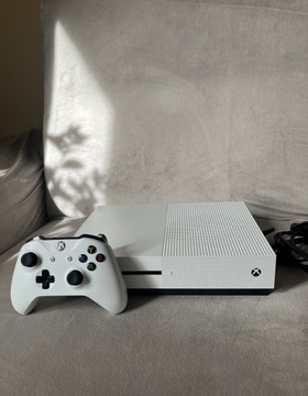 Konsola Xbox one s + pad