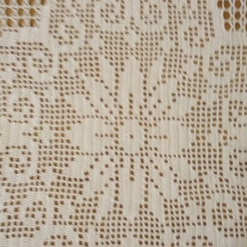 Serweta z białych nici bawełnianych 102/85 cm