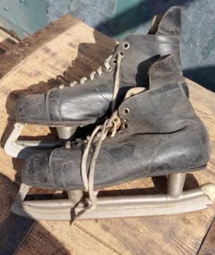 Łyżwy hokejowe 42, prl, retro, skórzane