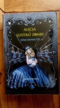 ALICJA I LUSTRO  ZOMBI