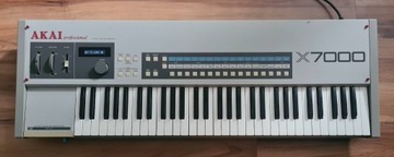 AKAI X7000 Sampling keyboard + Gotek