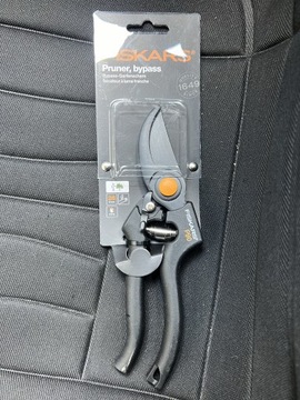 Sekator Fiskars P90 mocny do gałęzi, róż