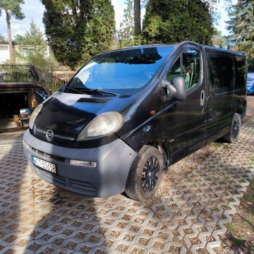 Opel Vivaro 9 osobowy klima hak 