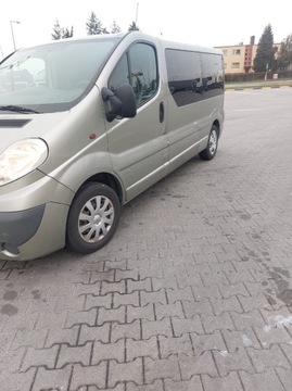 Sprzedam Opel Vivaro 9 osobowy , dlugi 