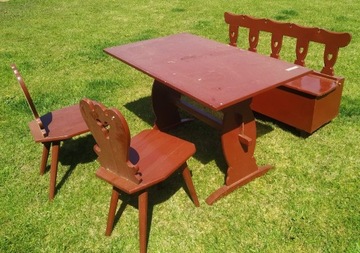 Stół z krzesłami Cepelia do renowacji