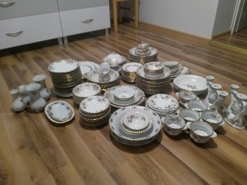 Polska porcelana, ponad 150 elementów.
