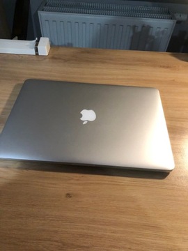 Macbook 15” 2015 Nowa bateria, dock