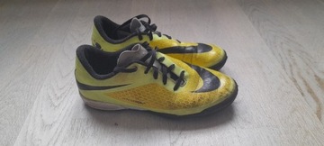 Turfy Nike hypervenom 35.5 (22.5cm)