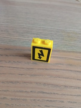 LEGO 3245bpb22R klocek z nadrukiem 1x2x2