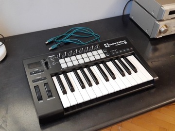 MIDI keyboard Novation Launchkey 25 MK2
