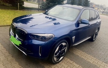 BMW IX3 NIEBIESKI