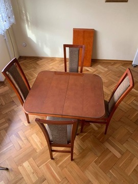 Stół i 4 krzesła + szyba + 3 przekładki