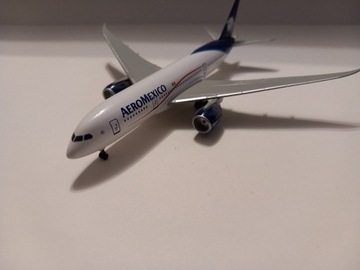 Dragon 1:400 AeroMexico Boeing 787-8 Dreamliner