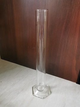 Cylinder  z wylewem, szklany 250ml 