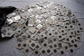 przedmioty z kolekcji 225szt monet