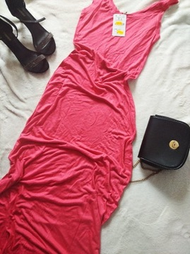 Długa czerwona sukienka BERSHKA
