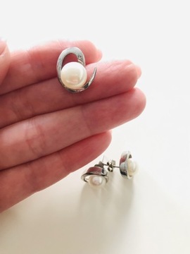Komplet srebrnej biżuterii z perłami 