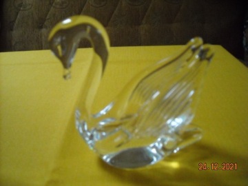 szklana kryształowa figurka łabędź