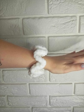 Scrunchie gumka frotka handmade biała