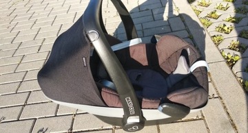 Fotelik dla niemowlaka Maxi Cosi + baza + adaptery