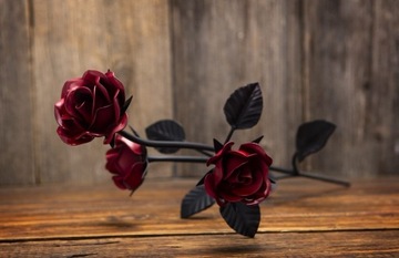 Metalowa róża