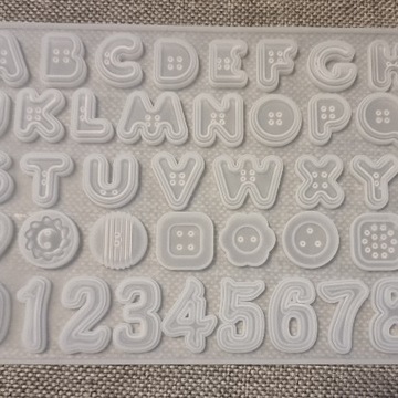 mata silikonowa foremka alfabet guziczki guziki li