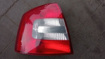 Lampa tylna zespolona 1Z5945111B octavia 2 lift L