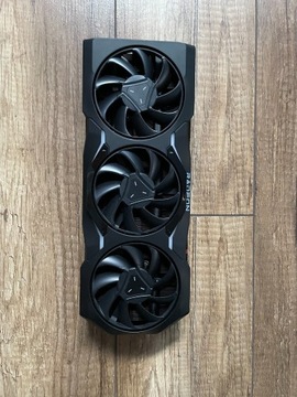 Chłodzenie referencyjne do Radeon 7900XTX