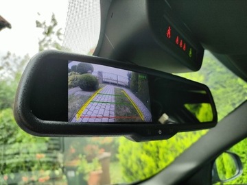 Lusterko Alfa Giulietta z ekranem AHD mocowanie
