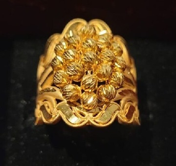 Złoty pierścionek stan nowy 24 karat złoto Oman 