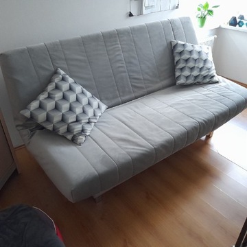 Sofa typu finka.