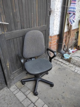 Fotel obrotowy do biura lub komputera