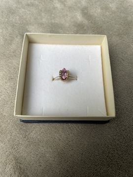 srebrny pierścionek z różowym kamieniem, próba 925