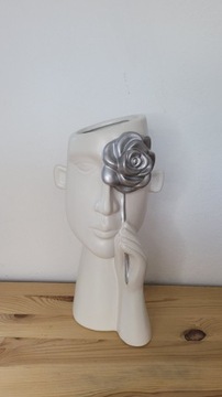 Wazon twarz, kolor biały- srebrny kwiat 